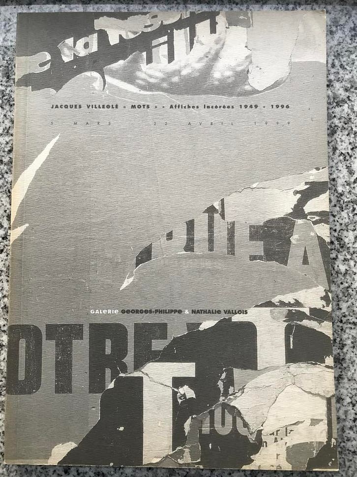 Jacques Villeglé « Mots » Affiches lacérées 1949-1996, Boeken, Kunst en Cultuur | Beeldend, Gelezen, Grafische vormgeving, Verzenden