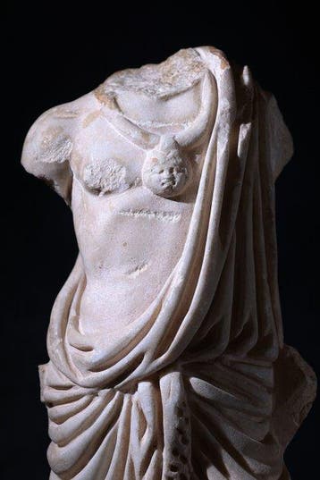 Roman Beeld van de Griekse held Meleager, vergezeld van een