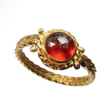 Middeleeuws Goud Ring met granaat cabochon ( Maat: USA= 6, Antiek en Kunst