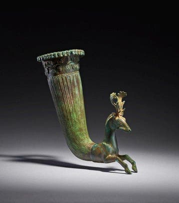 Oud-Grieks Thraciërse bronzen rhyton met hinde-protome,
