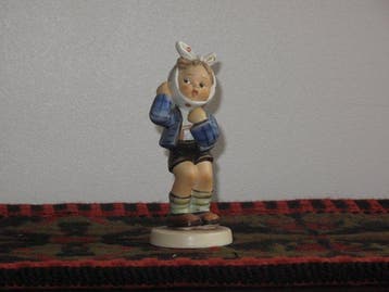 Hummel - Beeldje - Boy with Toothache - TMK7 - Biscuit