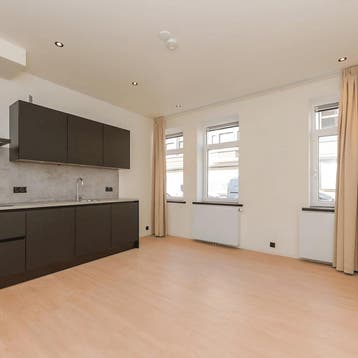 Appartement in Schiedam gevonden voor €853,- pm, Huizen en Kamers, Huizen te huur, Direct bij eigenaar, Zuid-Holland, Appartement