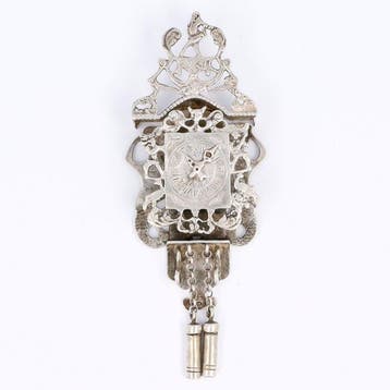 C.A. Stout - Wandklok. - Beeldje - .835 zilver