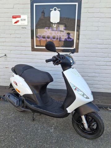PIAGGIO ZIP 2-TAKT – 2015 – ORIGINEEL, Ophalen, Gebruikt, Maximaal 45 km/u, Zip