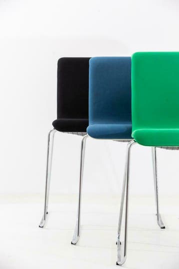 Gebruikte Bulo TAB Chair groen en zwart stof € 195,00| Ocazu, Overige plaatsen, Ophalen of Verzenden, Gebruikt, Stoel