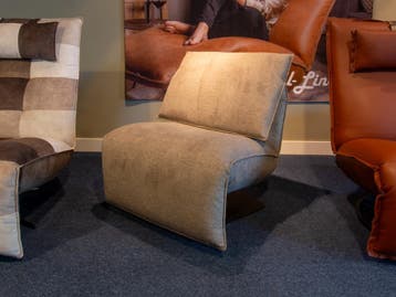 Chill Line relaxstoel Sasha in stof nu, 25% SHOWROOMKORTING!, Minder dan 75 cm, Moderne relaxstoelen, Nieuw, Ophalen of Verzenden