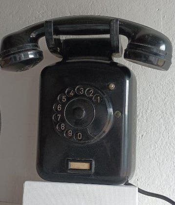 Safnat Milano - Analoge telefoon - Bakeliet