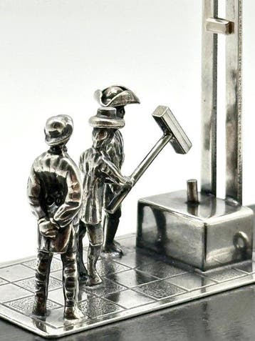 Grote en zware handgemaakte zilveren miniatuur Kop Van Jut