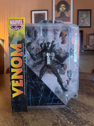Marvel - Figuur - Venom Marvel Select actiefiguur in doos -