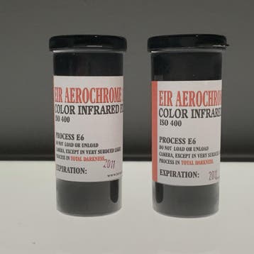 Kodak Aerochrome 120 2 films + kodak filters M5041, Ophalen of Verzenden, Nieuw