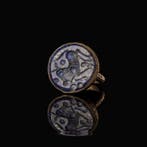 Ottomaanse Rijk Ring met lapis lazuli intaglio met paard, Antiek en Kunst