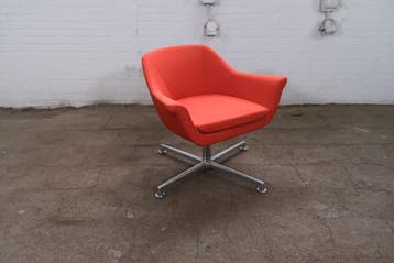 Draaifauteuil rood gestoffeerd chroom draaipoot armleuningen, Huis en Inrichting, Verzenden, Gebruikt