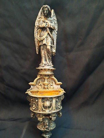 Wijwatervat - 1850-1900 - Engel wijwatervat