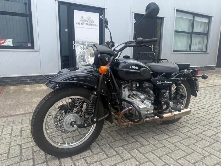 URAL EN DNEPR MOTOREN MET ZIJSPAN, Motoren, Motoren | Zijspanmotoren