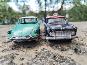 Dinky Toys 1:43 - Modelauto (2) - Citroën DS 19 et Simca, Nieuw