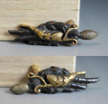 Menuki - Koper - horsetail gold color - Japan - Edo Periode