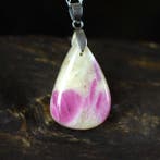Hanger met robijn op natuurlijke kwarts – Druppelvormige