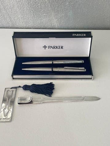 lot of 4 with Parker silver bookmark - Pennenset, Nieuw