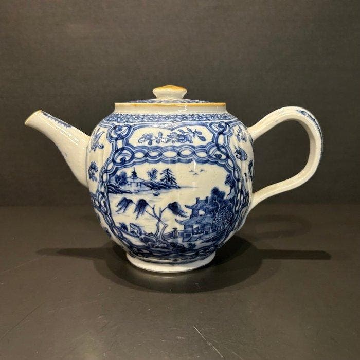 Theepot - Porselein - blauwwit Qianlong theepot, Antiek en Kunst, Antiek | Overige Antiek