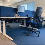 (MDK-105427) Ahrend Essa bureau, nieuw gespoten onderstel, Huis en Inrichting, Ophalen of Verzenden, In hoogte verstelbaar, Gebruikt