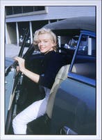 Alfred Eisenstaedt (1898–1995) - Marilyn Monroe getting out