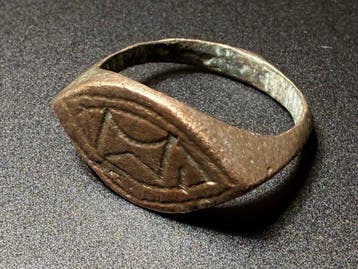 Oud-Grieks, Hellenistisch Brons Ring met een afbeelding van