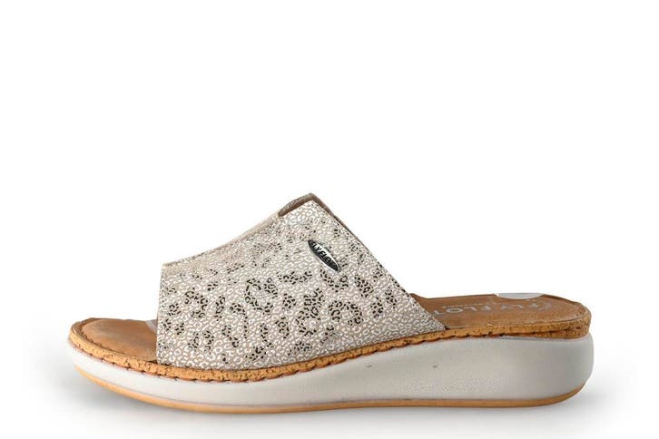 Fly Flot Slippers in maat 40 Beige, Kleding | Dames, Schoenen, Beige, Zo goed als nieuw, Slippers, Verzenden