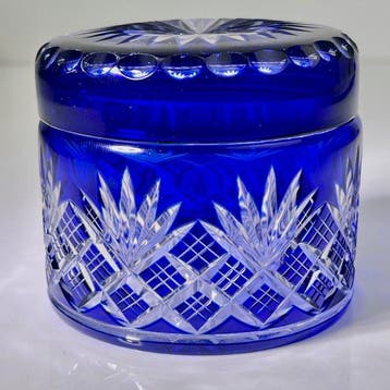 attr. Baccarat - Doos - Kobaltblauw Handgesneden - Kristal -, Antiek en Kunst