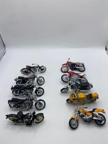 Maisto 1:18 - Model motorfiets (10), Nieuw