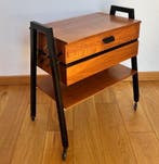 Naaidoos - Hout, Metaal