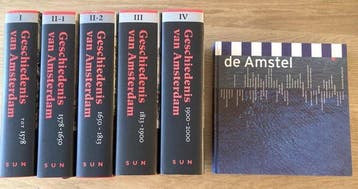 Diverse auteurs - Geschiedenis van Amsterdam (4 delen in 5