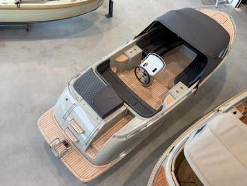 Primeur 705 tender | 60 PK | Doorloop | Ecodeck | Vaarklaar, Watersport en Boten, Tender, 1.00 - 1.50 meter, Nieuw, Kussenset