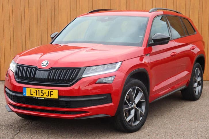 Zakelijke Lease |  Škoda Kodiaq 1.5 TSI Sportline Business o, Auto's, Skoda, Dealer onderhouden, Lease, Zwart, Handgeschakeld