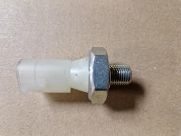 Oliedruk schakelaar 037919081E NIEUW (Products Finder), Verzenden, Nieuw, Seat