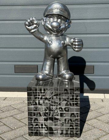Daluxe Art - 1999 • XXL Silver Mario Display – 80 CM