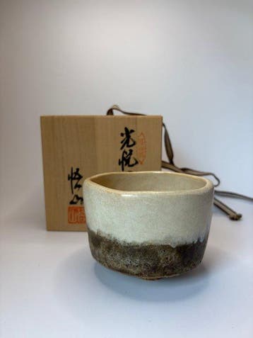 Japanse Shino-aardewerk-chawan – dikke witte glazuurlaag met, Antiek en Kunst