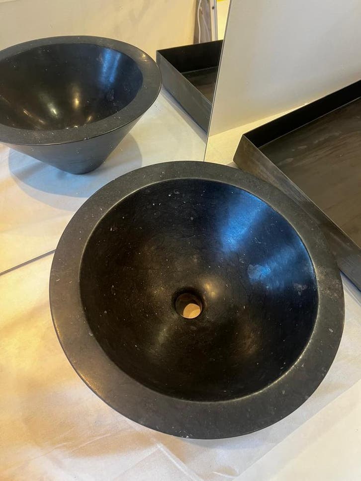 Hardstenen waskom Ø40 cm – natuursteen robuuste uitstraling, Huis en Inrichting, Badkamer | Badkamermeubels, Wasbak of Wastafel