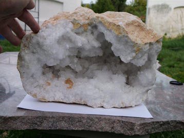 Kwarts Geode - Hoogte: 33 cm - Breedte: 22 cm- 13 kg - (1)