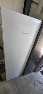 TOPDEAL! BOSCH SERIE 4 WIT KOELVRIESCOMBINATIE! WERKT TOP!, Witgoed en Apparatuur, 200 liter of meer, 60 cm of meer, Met aparte vriezer