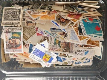 Portugal 1898/1990 - Doos met ± 2500 postzegels uit, Gestempeld