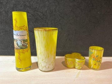 Vaas (4) - Opaline glas - Traditionele glaskunst, Antiek en Kunst