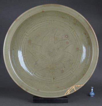 Yuan-Ming Dynasty (14th Century) - Schaal - Een grote