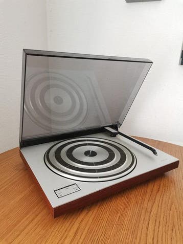 Bang & Olufsen - Uitstekende Beogram 1102. Inclusief een, Nieuw