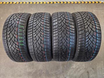 215/40/17 87V AO DUNLOP WINTERBANDEN 7,6MM PROFIEL DEMO 4X, Auto-onderdelen, Ophalen, 17 inch, Winterbanden, Band(en)
