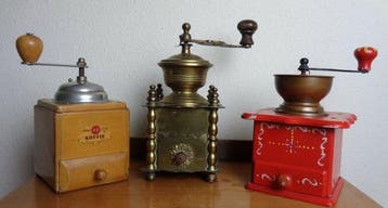 Koffiemolen (3) - Schootmodel - Hout, Messing, Antiek en Kunst