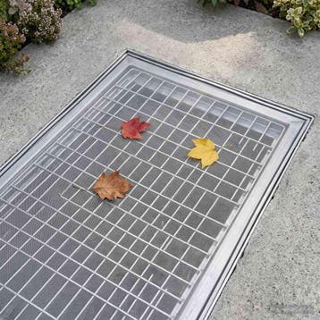 vidaXL Lichtschachtdeksel met clips 2 st 70 x 190 cm, Tuin en Terras, Verzenden, Nieuw, Overige materialen
