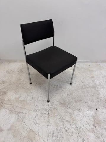 Gebruikte Giroflex 7123 vintage 4poot bezoekersstoel, Vergader- of Presentatieruimte, Ophalen of Verzenden, Gebruikt, Stoel