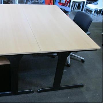 (MDK-104077) Ahrend 100 bureau 180 x 80 cm, Huis en Inrichting, Bureaus, Ophalen of Verzenden, In hoogte verstelbaar, Gebruikt