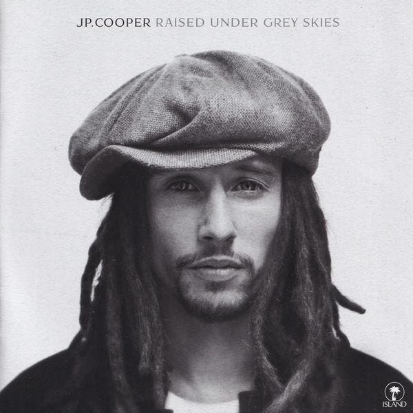 cd - JP.Cooper - Raised Under Grey Skies, Cd's en Dvd's, Cd's | Overige Cd's, Zo goed als nieuw, Verzenden