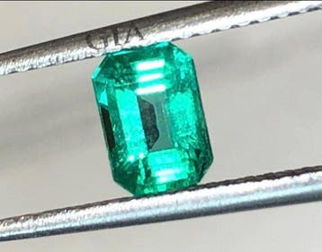 1 pcs Groen Smaragd - 0.72 ct - International Gemological, Nieuw